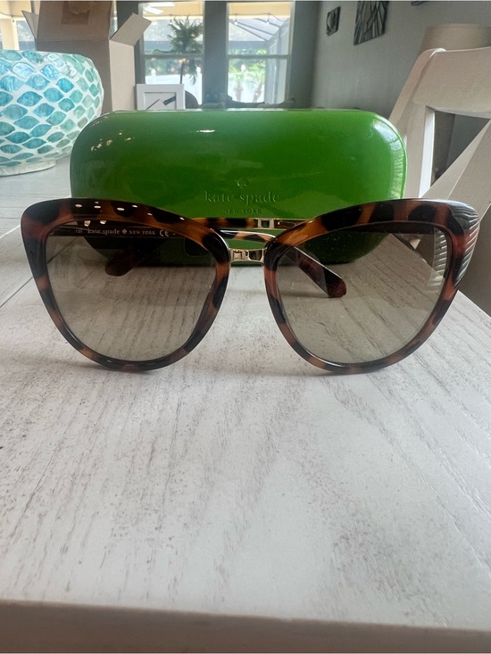 kate spade Accessories - Kate Spade “Cissy” Tortoiseshell Cat-Eye Sunglasses -NWOT with Case!